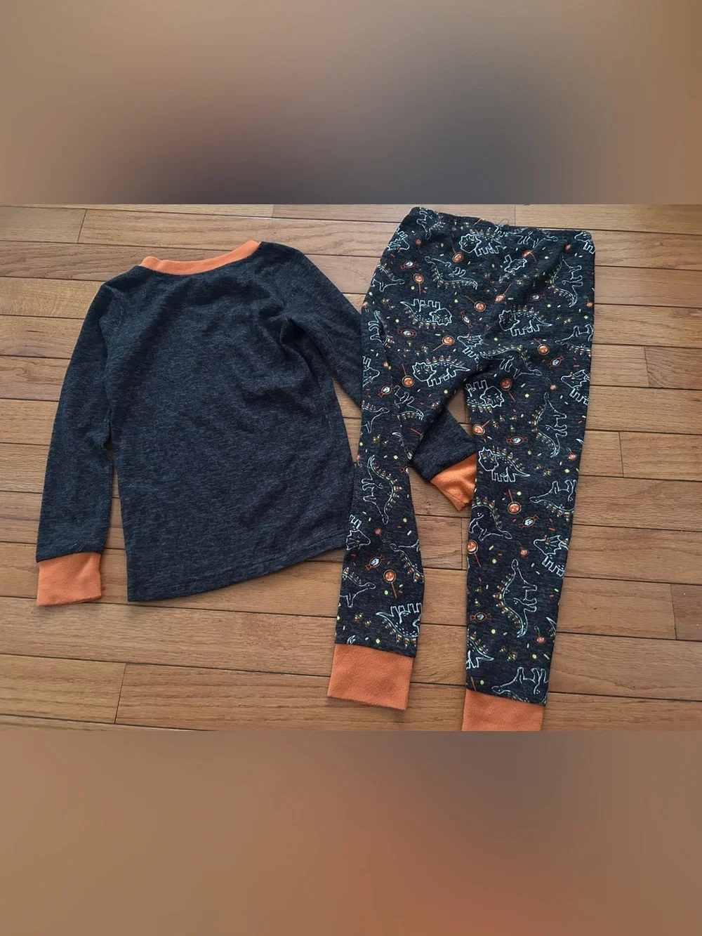 5/$20 Trick or treat sleep Candy-Saurus Halloween Pajama 4T
